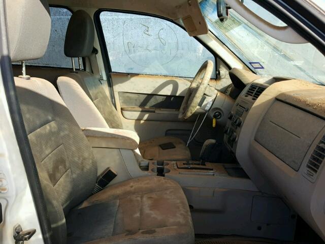 1FMCU03G69KC19830 - 2009 FORD ESCAPE XLT WHITE photo 5