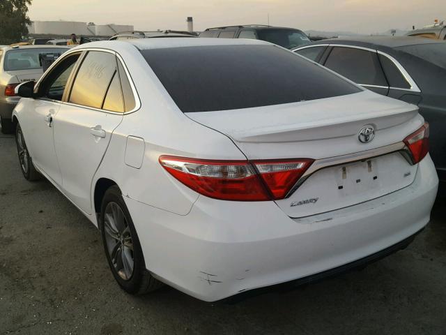 4T1BF1FK0FU996273 - 2015 TOYOTA CAMRY LE WHITE photo 3