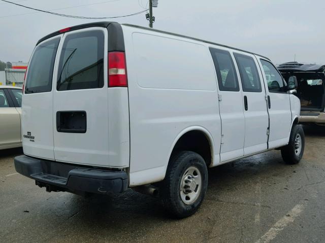 1GCWGFCA3C1187097 - 2012 CHEVROLET EXPRESS G2 WHITE photo 4