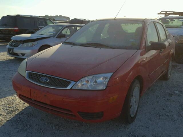 1FAFP34N76W122833 - 2006 FORD FOCUS ZX4 RED photo 2