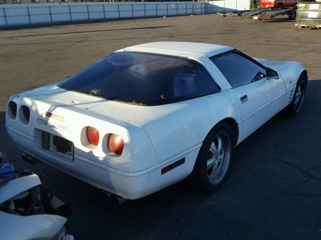 1G1YY23P0P5118880 - 1993 CHEVROLET CORVETTE WHITE photo 4