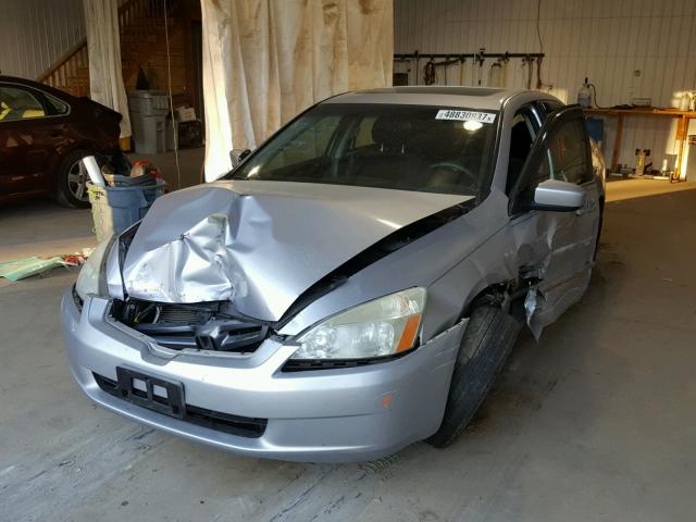 1HGCM56775A000180 - 2005 HONDA ACCORD EX SILVER photo 2