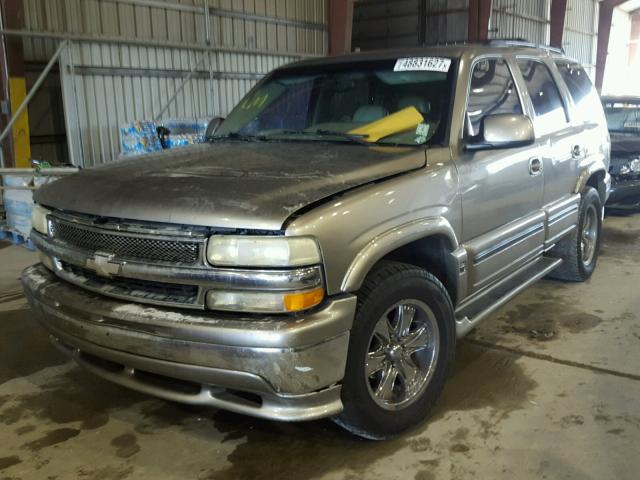 1GNEC13Z22J226820 - 2002 CHEVROLET TAHOE C150 SILVER photo 2