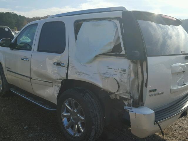 1GKUCEEF3AR271719 - 2010 GMC YUKON DENA WHITE photo 9