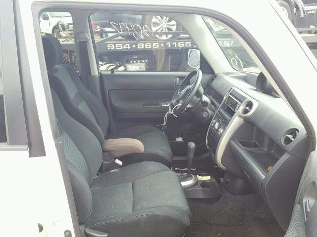 JTLKT324964114232 - 2006 TOYOTA SCION XB Ақ фото 5