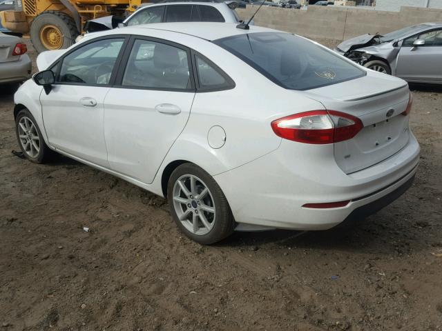 3FADP4BJ4GM160289 - 2016 FORD FIESTA SE WHITE photo 3