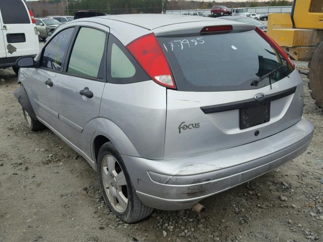 3FAFP37N25R138967 - 2005 FORD FOCUS ZX5 SILVER photo 3