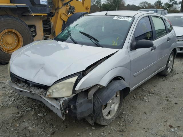 3FAFP37N25R138967 - 2005 FORD FOCUS ZX5 SILVER photo 9