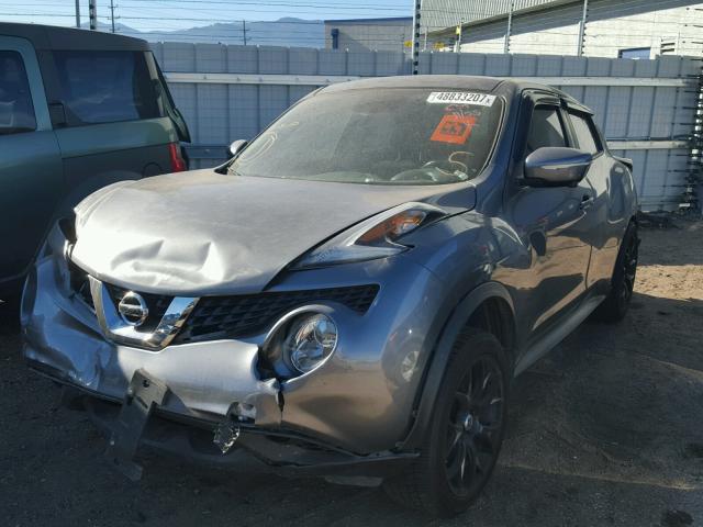 JN8AF5MV8FT550984 - 2015 NISSAN JUKE S GRAY photo 2