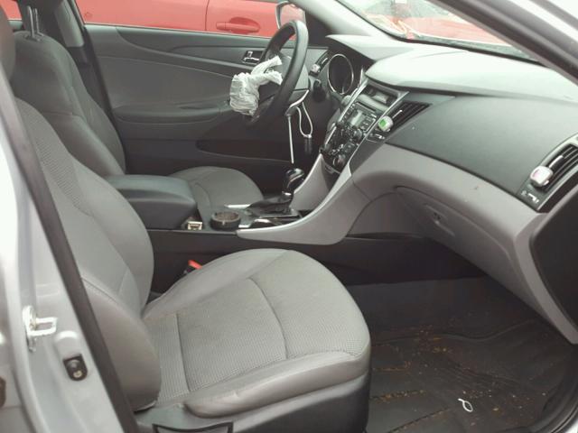 5NPEC4AC1BH247417 - 2011 HYUNDAI SONATA SE 银色 照片 5