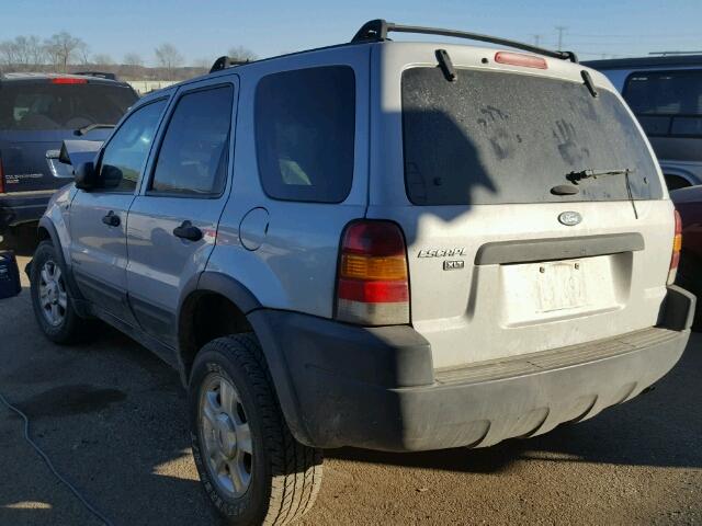 1FMYU03152KD23569 - 2002 FORD ESCAPE XLT SILVER photo 3