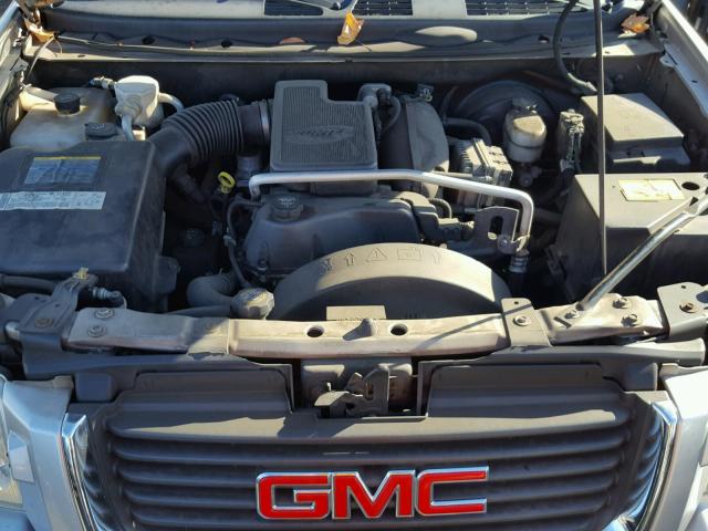 1GKDS13S252140582 - 2005 GMC ENVOY SILVER photo 7