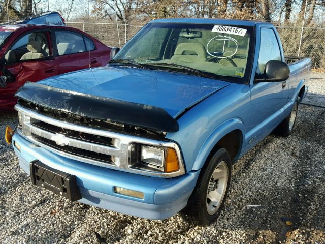 1GCCS1443VK195887 - 1997 CHEVROLET S TRUCK S1 BLUE photo 2