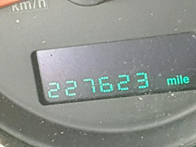 1J8HG48K17C651067 - 2007 JEEP COMMANDER BLACK photo 8