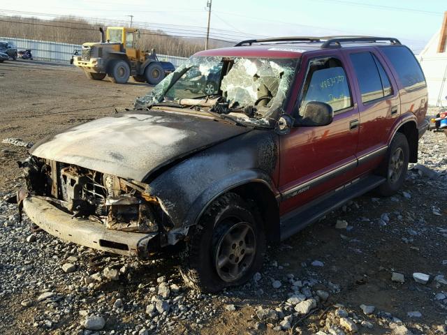 1GNDT13W9T2104453 - 1996 CHEVROLET BLAZER RED photo 2