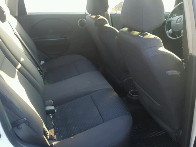 KL1TD66618B194741 - 2008 CHEVROLET AVEO BASE WHITE photo 6