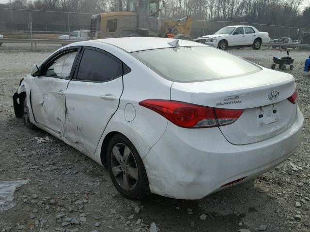 5NPDH4AE8DH304214 - 2013 HYUNDAI ELANTRA GL WHITE photo 3