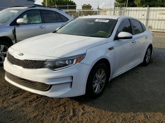 KNAGT4L38G5117368 - 2016 KIA OPTIMA LX WHITE photo 2