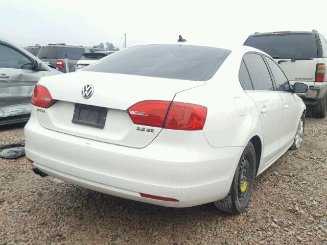 3VWDX7AJ5DM355310 - 2013 VOLKSWAGEN JETTA SE 白色 照片 4