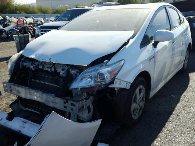 JTDKN3DU9A0070638 - 2010 TOYOTA PRIUS WHITE photo 2