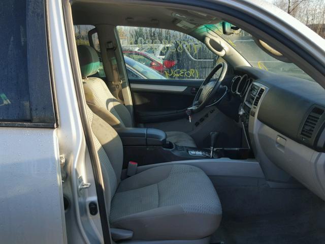 JTEBU14R478084987 - 2007 TOYOTA 4RUNNER SR SILVER photo 5