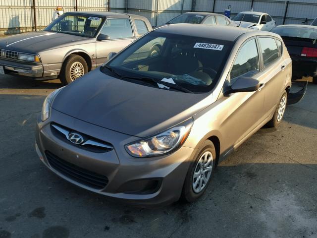 KMHCT5AE1EU165854 - 2014 HYUNDAI ACCENT GLS GOLD photo 2