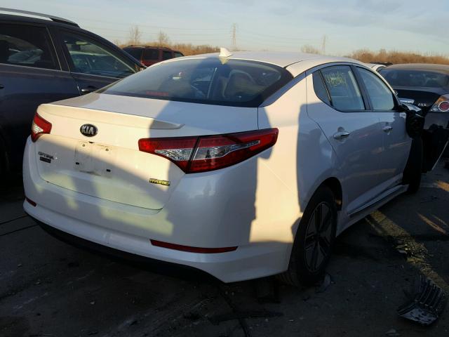 KNAGM4AD2D5038489 - 2013 KIA OPTIMA HYB WHITE photo 4