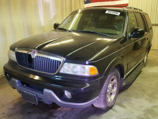 5LMRU27A2YLJ03199 - 2000 LINCOLN NAVIGATOR 黑色 照片 2