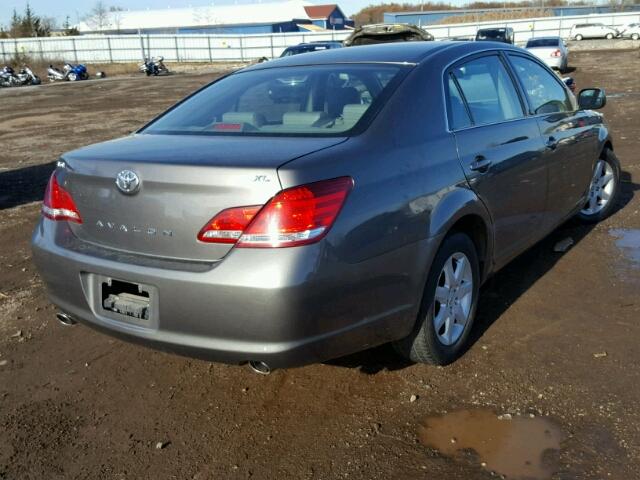 4T1BK36B96U085205 - 2006 TOYOTA AVALON XL GRAY photo 4