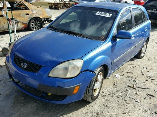 KNADE163666095810 - 2006 KIA RIO 5 BLUE photo 2