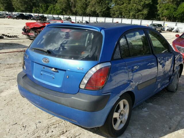 KNADE163666095810 - 2006 KIA RIO 5 BLUE photo 4