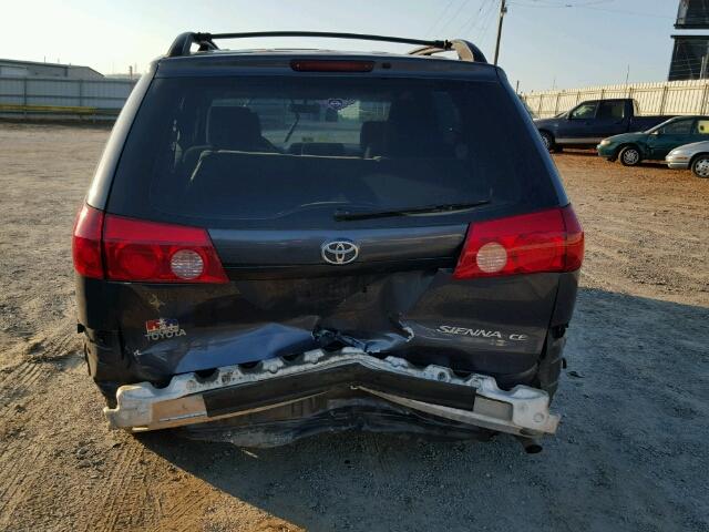 5TDZA23C56S389813 - 2006 TOYOTA SIENNA CE BLUE photo 9