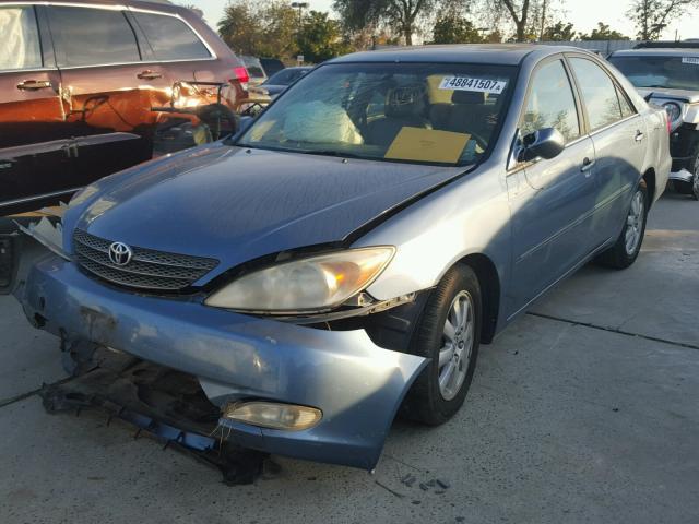 JTDBE30KX30239394 - 2003 TOYOTA CAMRY LE BLUE photo 2