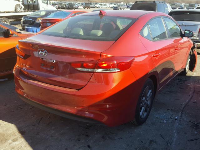 5NPD84LF2HH210079 - 2017 HYUNDAI ELANTRA SE RED photo 4