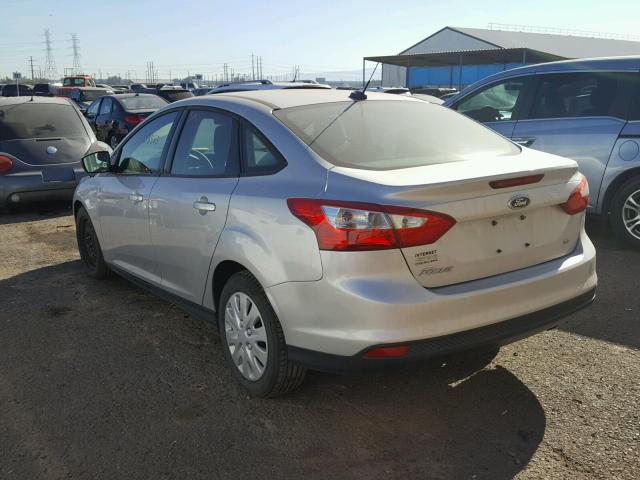 1FAHP3F2XCL185613 - 2012 FORD FOCUS SE SILVER photo 3