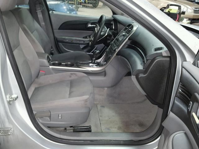 1G11B5SA3DF255125 - 2013 CHEVROLET MALIBU LS ვერცხლისფერი ფოტო 5