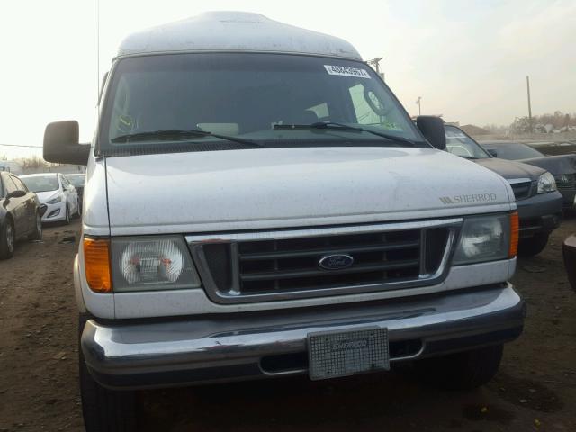 1FDRE14W34HA97968 - 2004 FORD ECONOLINE WHITE photo 9