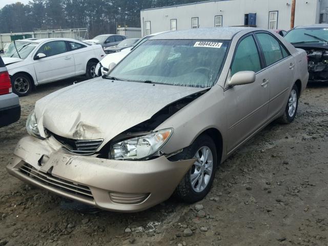 4T1BF32KX5U089028 - 2005 TOYOTA CAMRY LE BEIGE photo 2