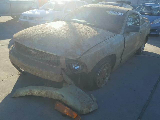 1ZVFT80N065262539 - 2006 FORD MUSTANG GREEN photo 2