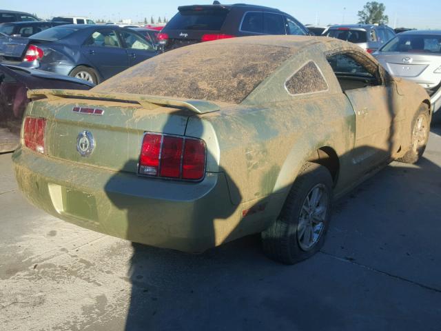 1ZVFT80N065262539 - 2006 FORD MUSTANG GREEN photo 4