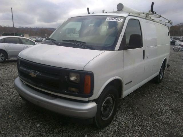 1GCFG25W211109439 - 2001 CHEVROLET EXPRESS G2 WHITE photo 2