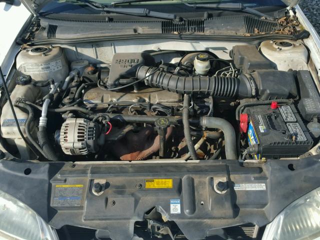 1G1JC524817333959 - 2001 CHEVROLET CAVALIER B WHITE photo 7