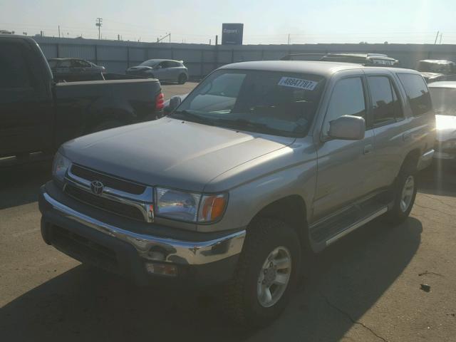 JT3GN86R010193907 - 2001 TOYOTA 4RUNNER SR SILVER photo 2