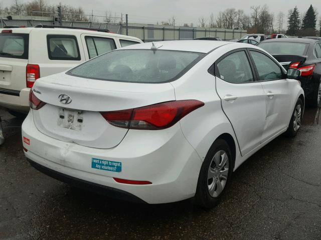 5NPDH4AE4GH753491 - 2016 HYUNDAI ELANTRA SE WHITE photo 4