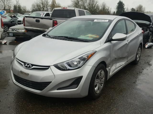 5NPDH4AE0GH698862 - 2016 HYUNDAI ELANTRA SE SILVER photo 2