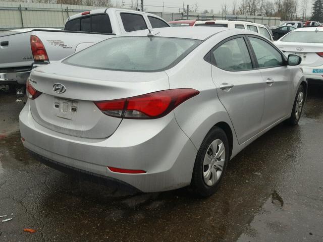 5NPDH4AE0GH698862 - 2016 HYUNDAI ELANTRA SE SILVER photo 4