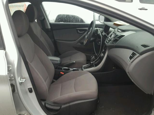 5NPDH4AE0GH698862 - 2016 HYUNDAI ELANTRA SE SILVER photo 5