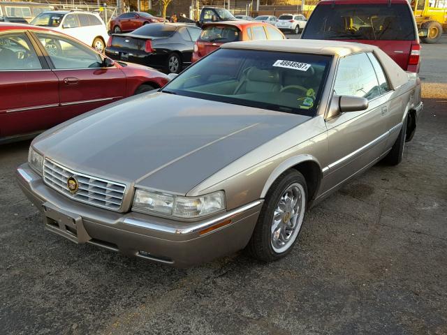 1G6EL12Y2YB701678 - 2000 CADILLAC ELDORADO E GOLD photo 2