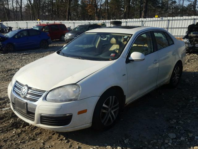 3VWEG71KX7M160241 - 2007 VOLKSWAGEN JETTA WOLF WHITE photo 2