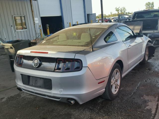 1ZVBP8AM2D5278070 - 2013 FORD MUSTANG SILVER photo 4